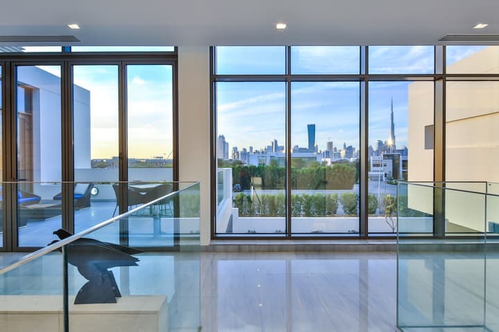 Contemporary Show Mansion – District One — photograph 32