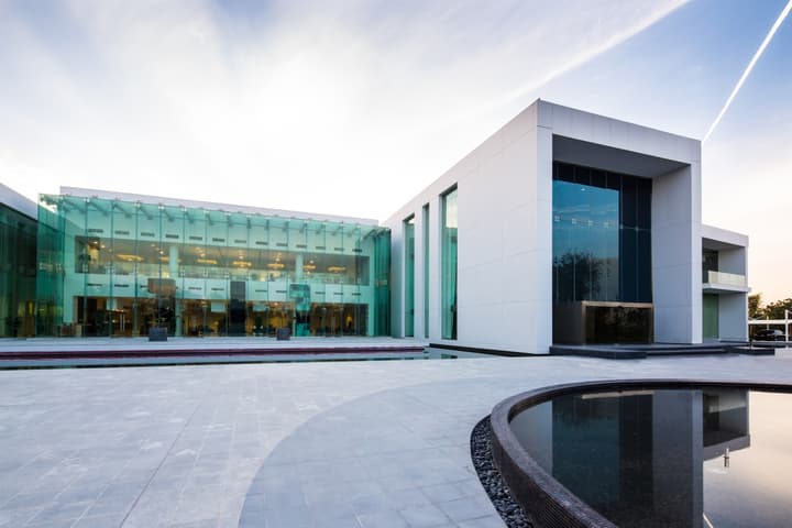 Meydan Sales Center — photograph 12