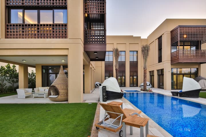 Modern Arabic Show Mansion – District One — photograph 6